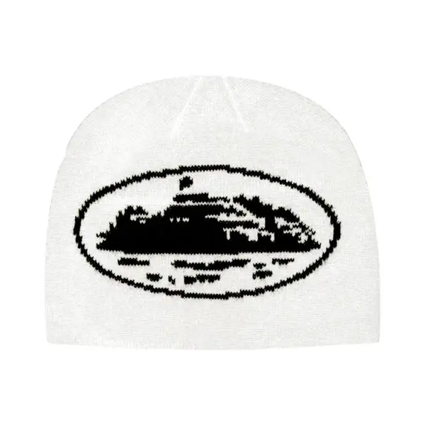 corteiz-alcatraz-beanie-white-front: Przód czapki Corteiz Alcatraz Beanie w białym kolorze