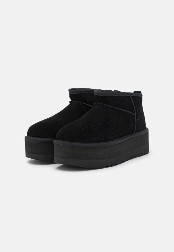 ugg-classic-ultra-mini-platform-black-overall: Para UGG Classic Ultra Mini Platform Boot Black