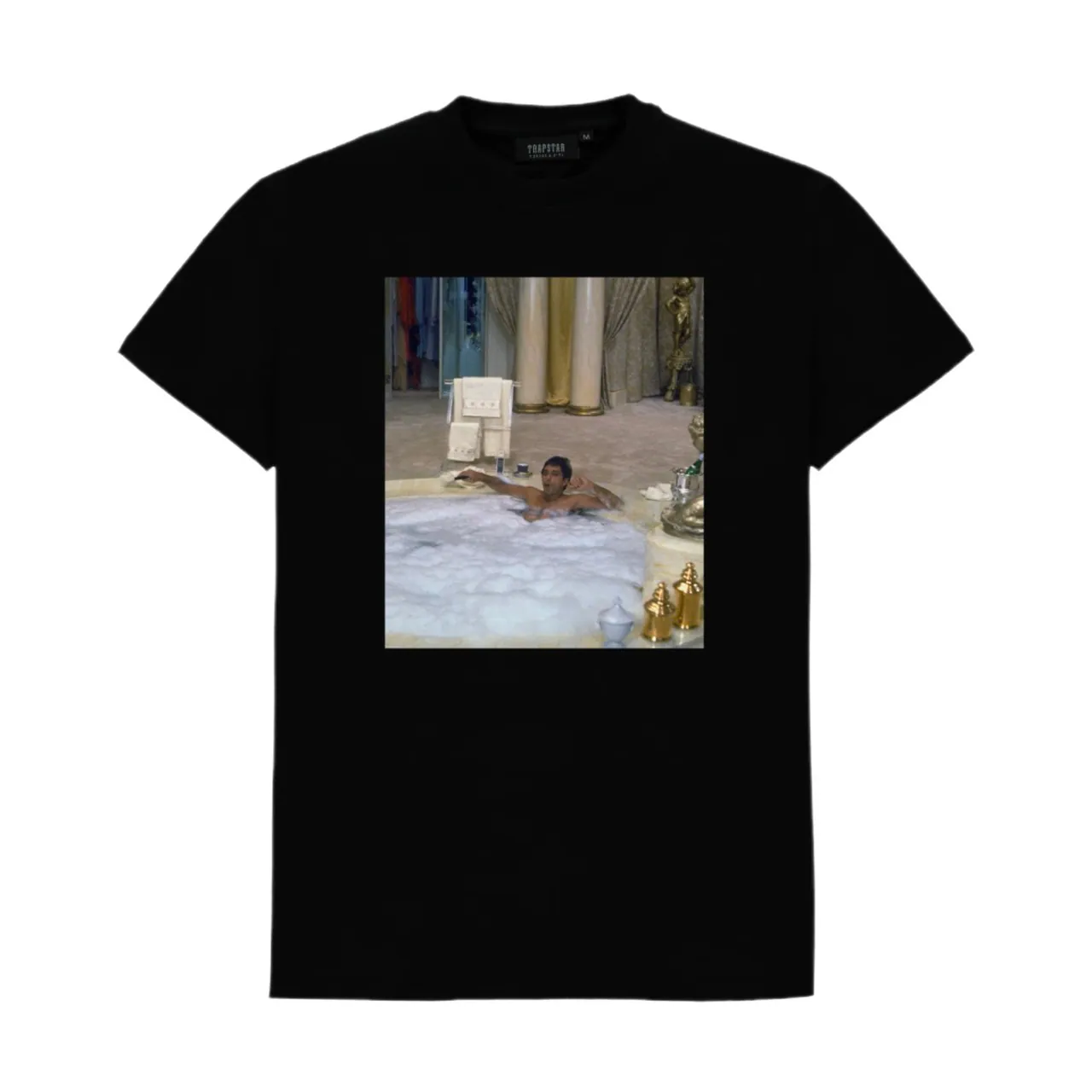trapstar-scarface-who-do-i-trust-tee-front: Przód koszulki TRAPSTAR X SCARFACE WHO DO I TRUST TEE