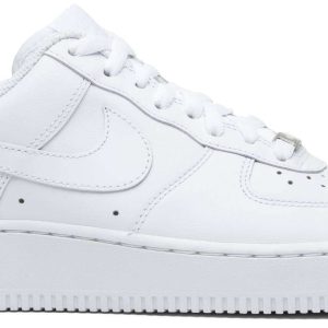 Nike Air Force 1 Low All White — widok boczny z podeszwą gumową