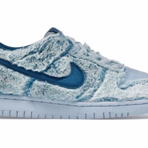 Dunk Low Abominable Snowman widok z boku