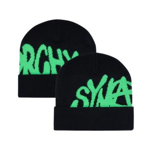 SynaWorld Synarchy Cuffed Beanie Black/Green — widok czapki z przodu, logiem.