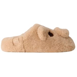 Profil: UGG Elea Pooch Slip-On Sand Castle — widok boczny z haftowanymi szczegółami